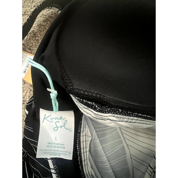 NWT -Women's Square Neck Sharkbite Hem Tankini Top Kona Sol Black & White - L - Picture 7 of 10